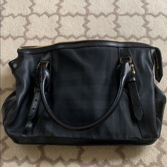 Burberry Handbags - Burberry - Large Black plaid leather & nylon tote